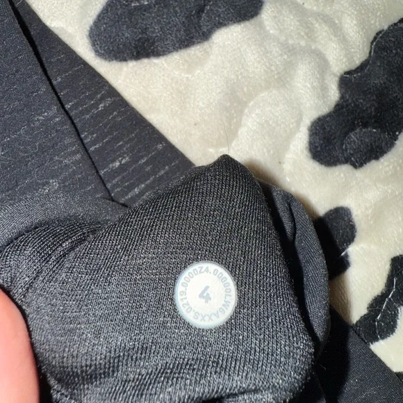 Lululemon cropped legging - Picture 2 of 3